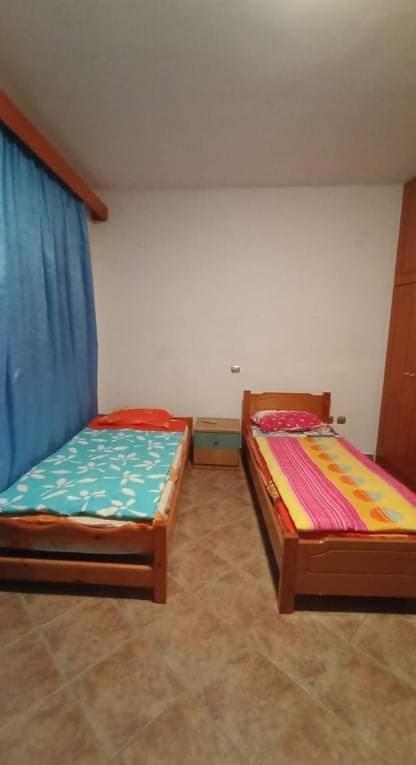 Melana Apartment Tiros Luaran gambar
