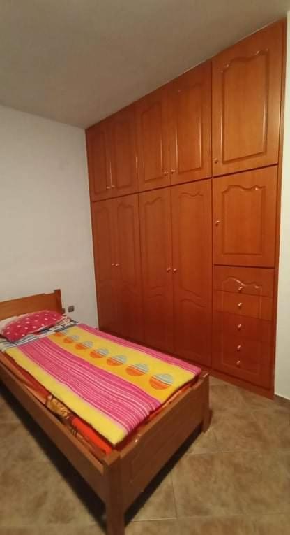 Melana Apartment Tiros Luaran gambar